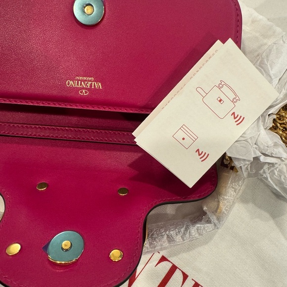 SOLD!!!! Valentino Garavani Small Loco Leather Shoulder bag NWT - Picture 11 of 12